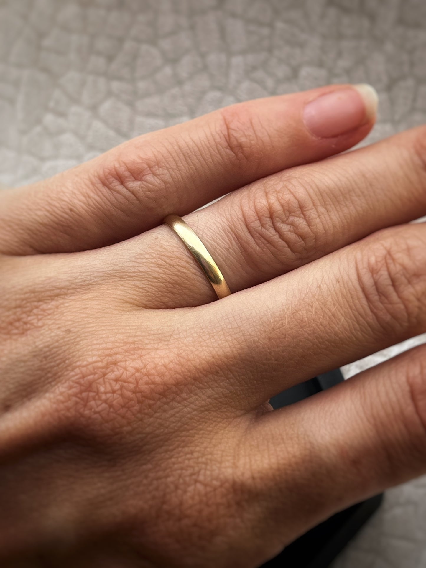 Solid 9ct yellow gold 2mm D section simple plain modern delicate recycled gold half round band ring