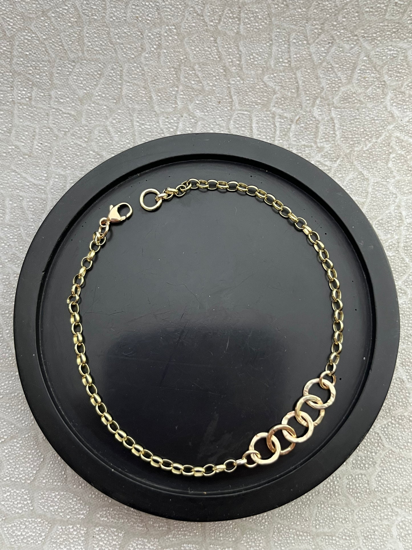 Solid 9ct gold heavy 2.3 belcher chain hammered 5 interlocking yellow gold hoop bracelet