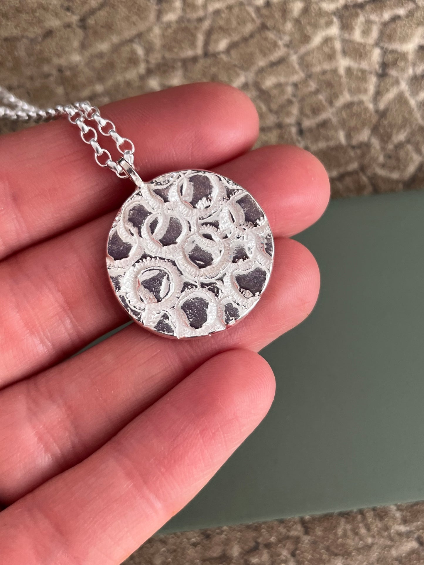 Fine silver abstract bubble pattern pendant 25mm