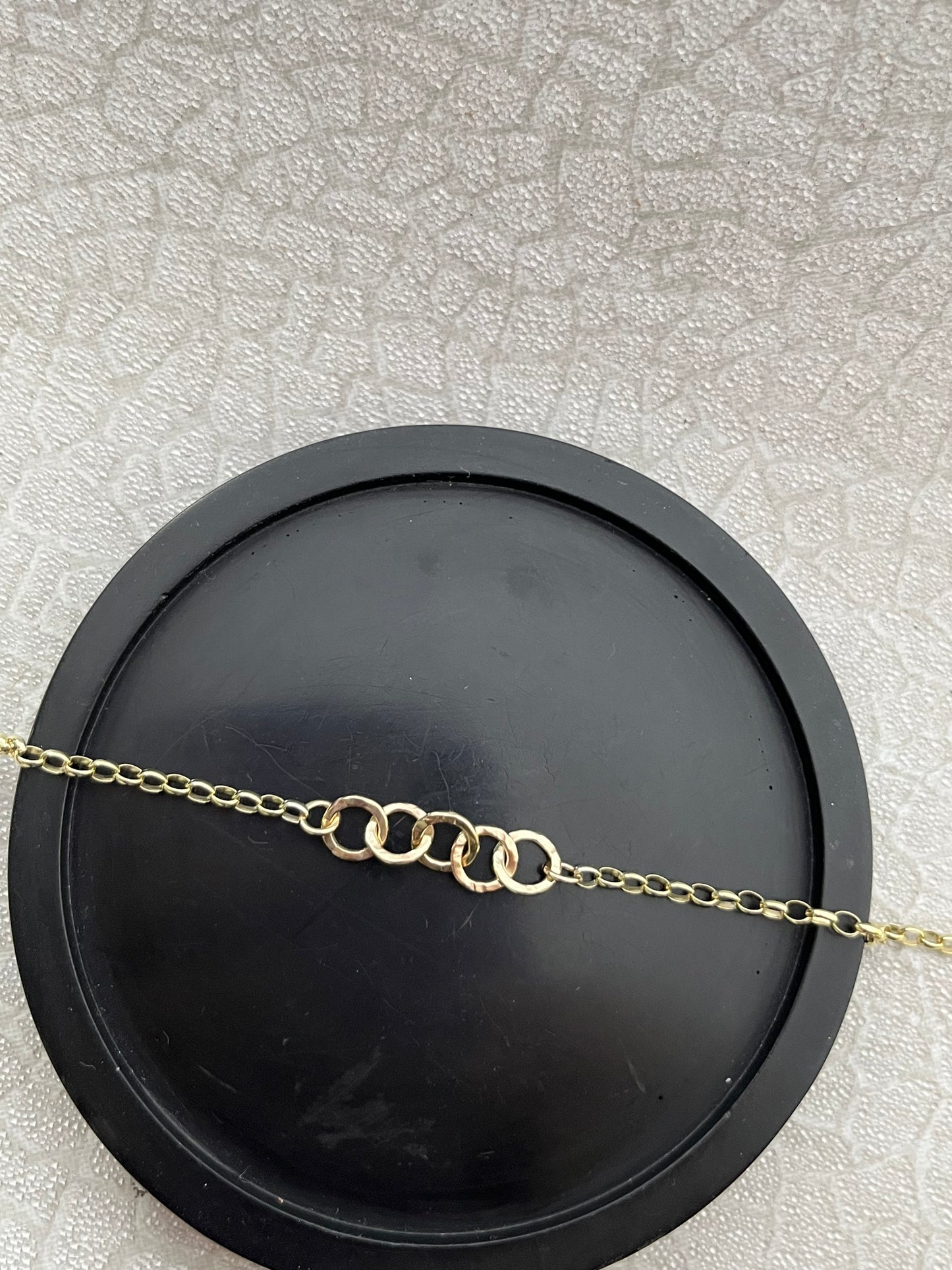 Solid 9ct gold heavy 2.3 belcher chain hammered 5 interlocking yellow gold hoop bracelet
