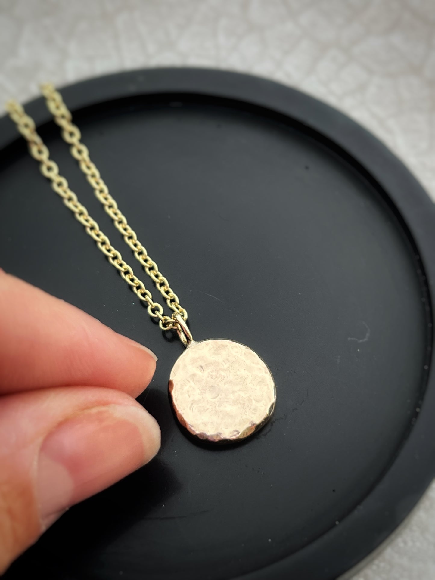 Solid 9ct recycled chunky gold pebble pendant on a heavy solid 9ct yellow gold chain