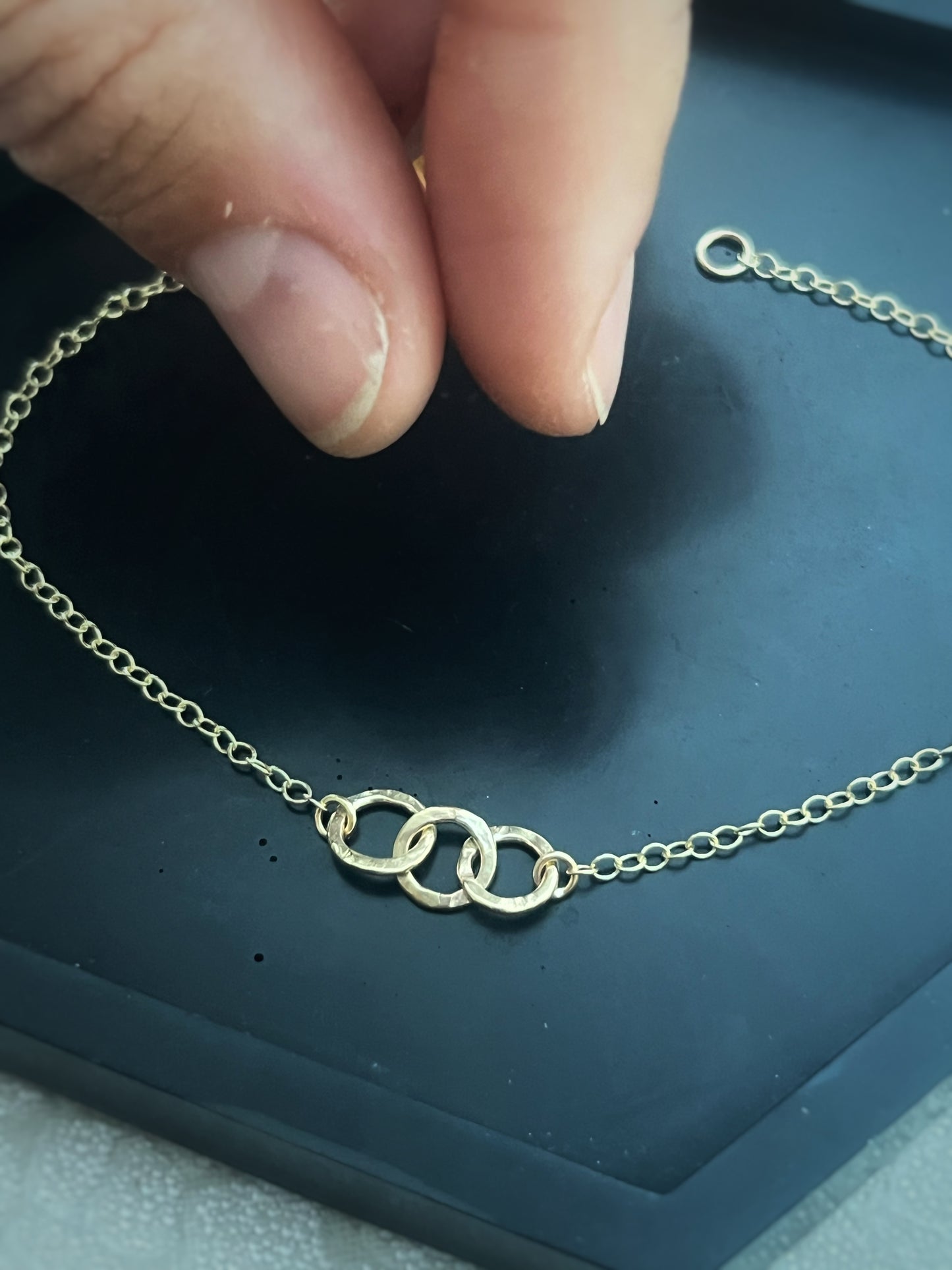Solid 9ct gold interlocking 3 tiny circle hoop, hammered bracelet