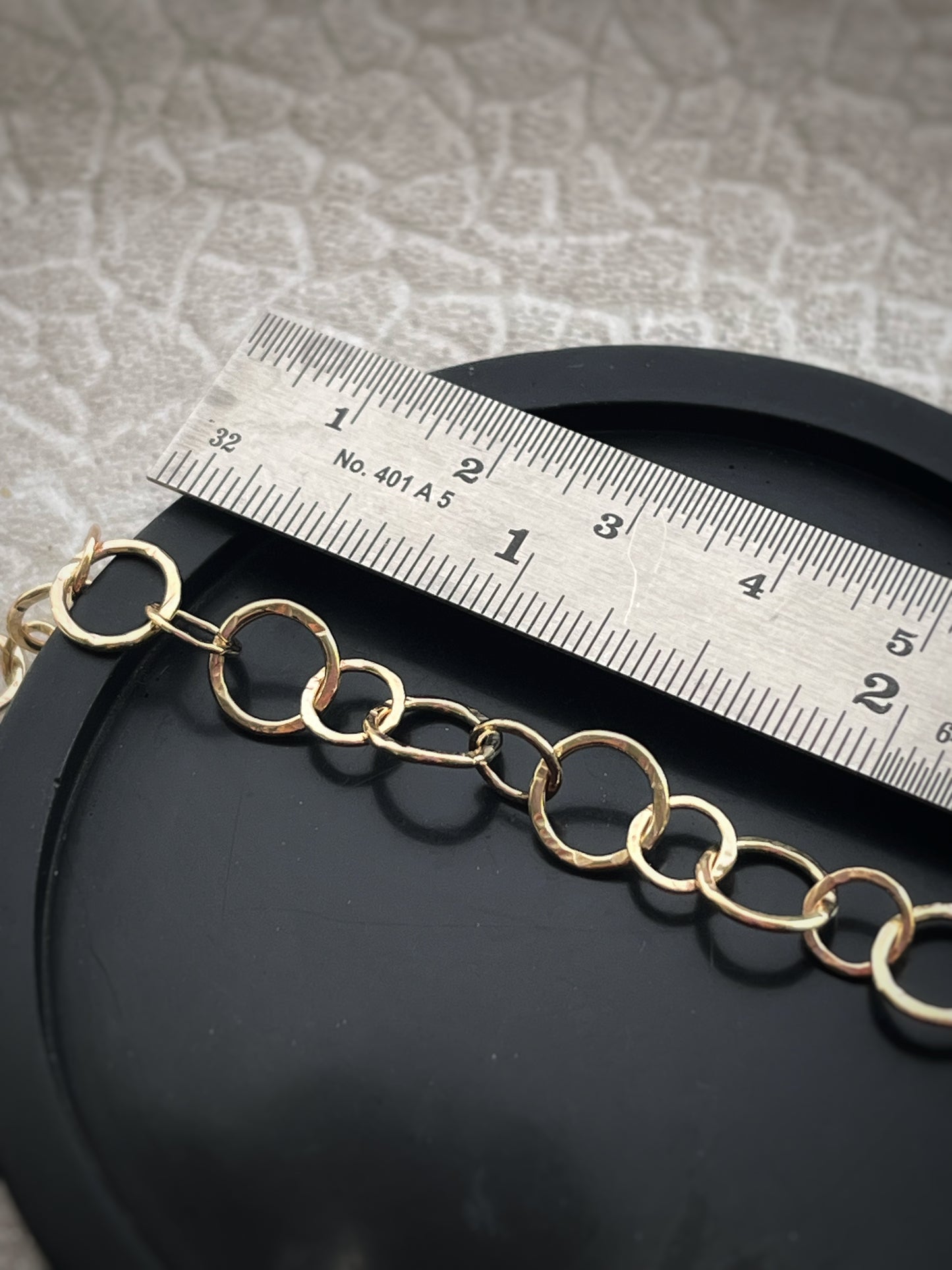 Solid 9ct gold hammered interlocking 2 size yellow gold hoop bracelet