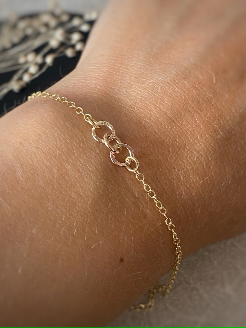 Solid 9ct gold interlocking 3 tiny circle hoop, hammered bracelet