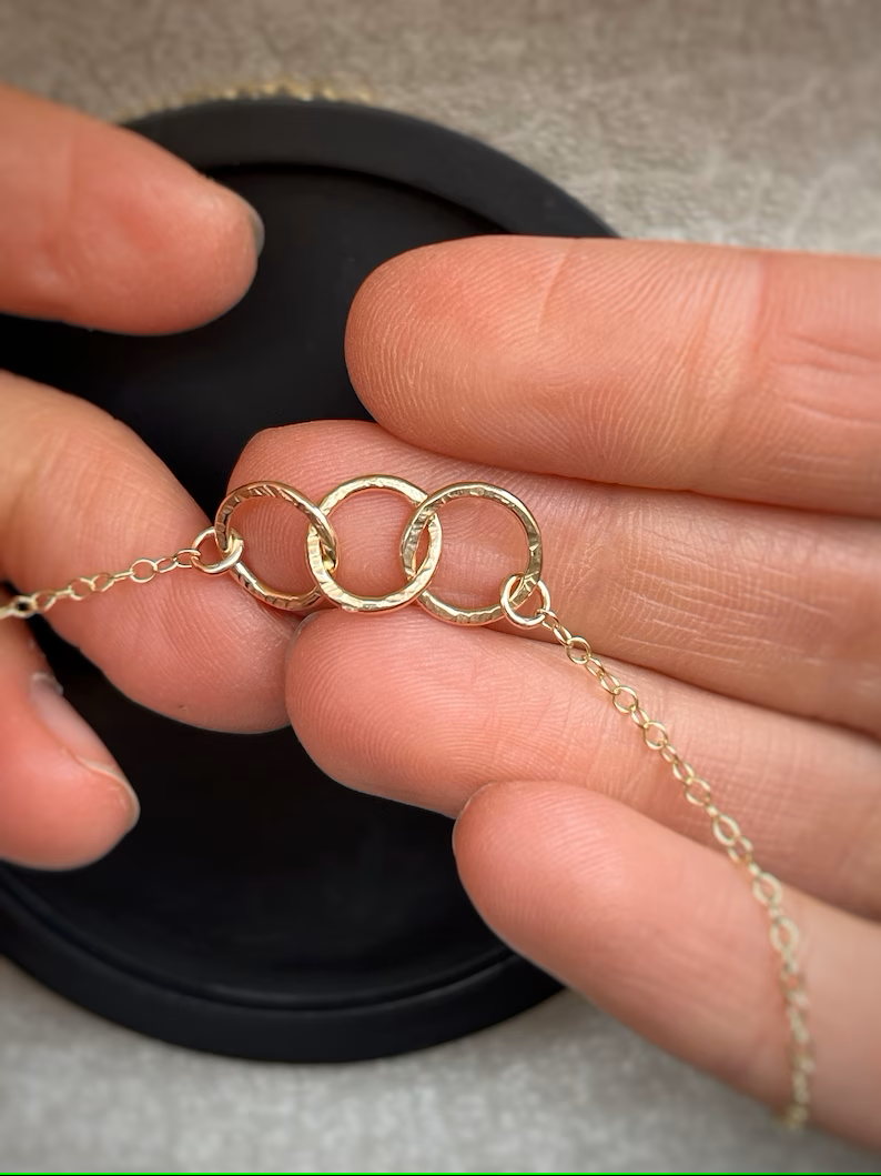 Solid 9ct gold hammered 3 interlocking yellow gold hoop bracelet