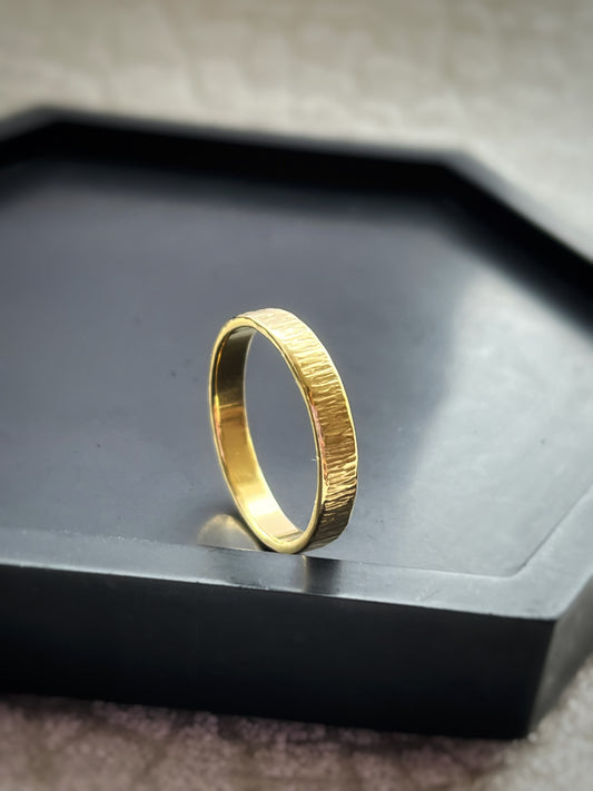 What's different about handmade recycled gold wedding rings?