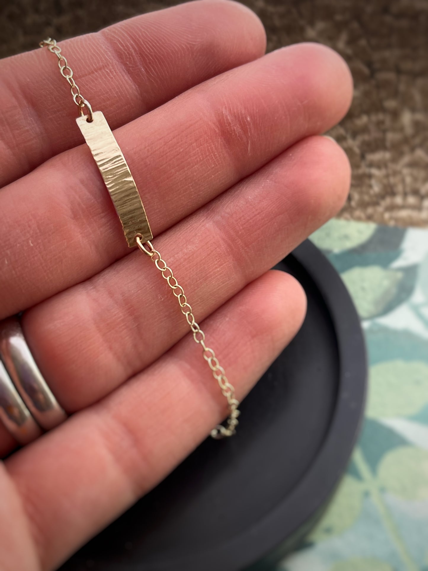 Solid 9ct yellow gold hammered identity bracelet 7.5 inches