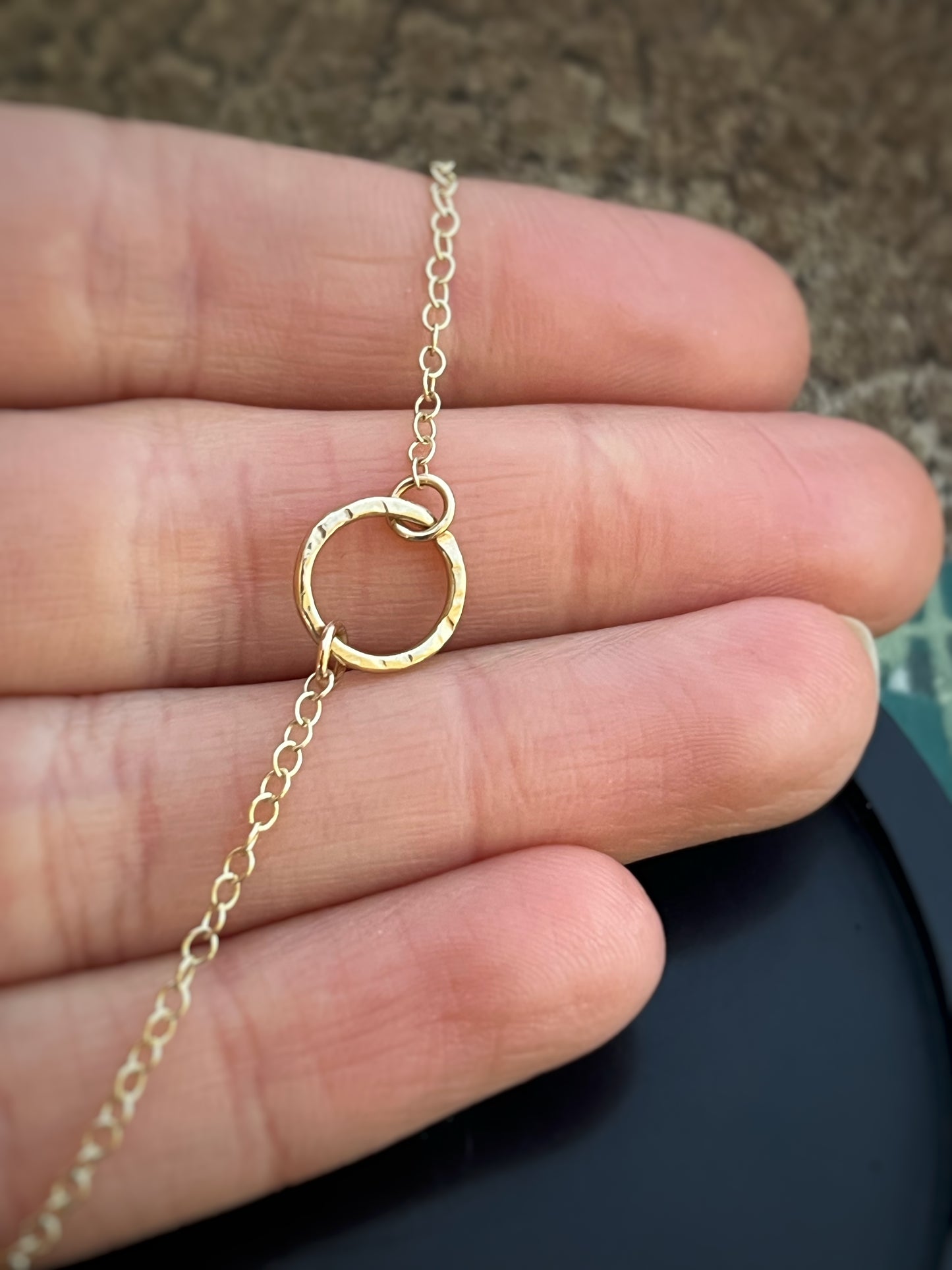 Solid 9ct yellow gold 1 hammered hoop necklace 16 inches