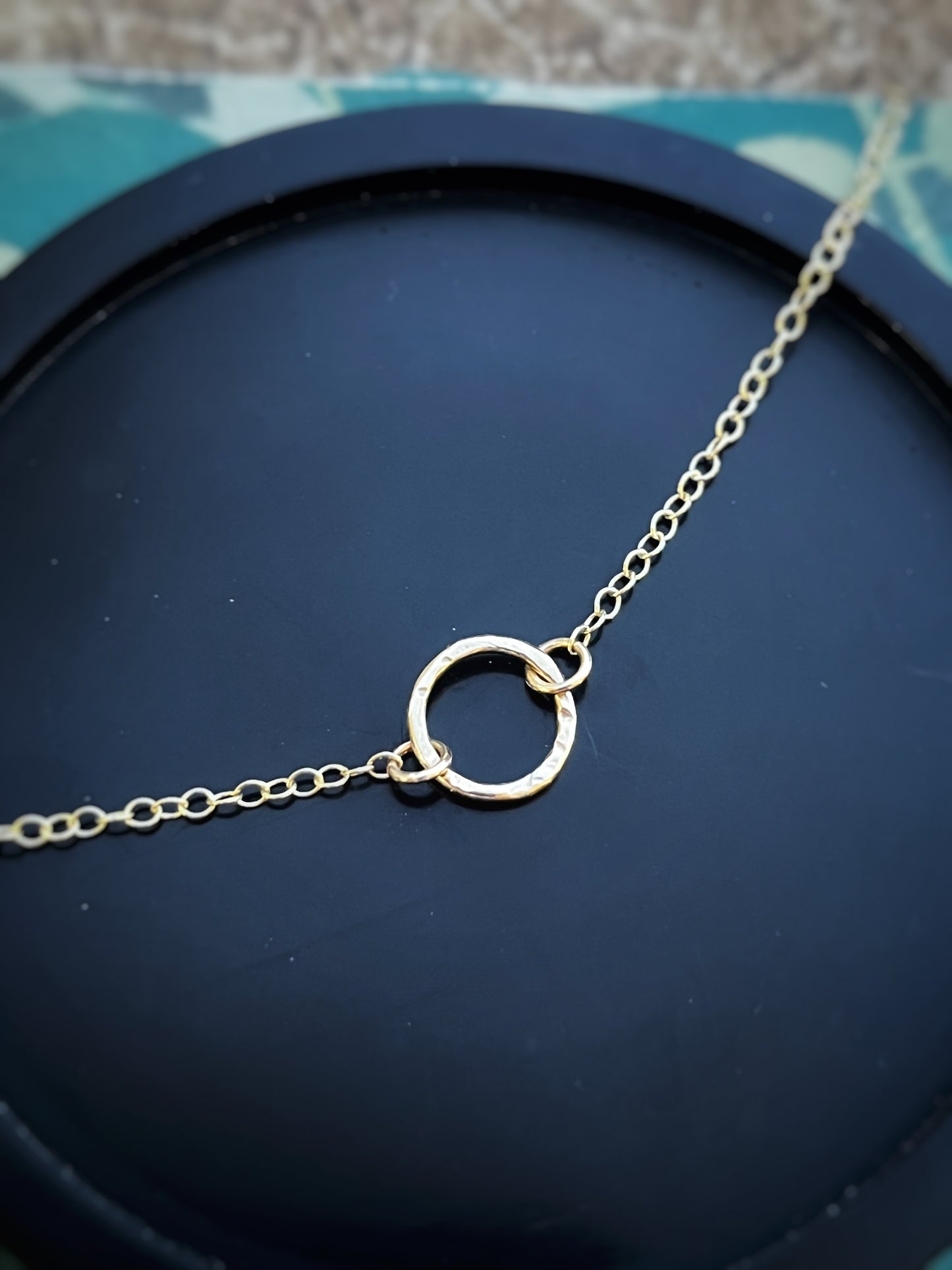 Solid 9ct yellow gold 1 hammered hoop necklace 16 inches