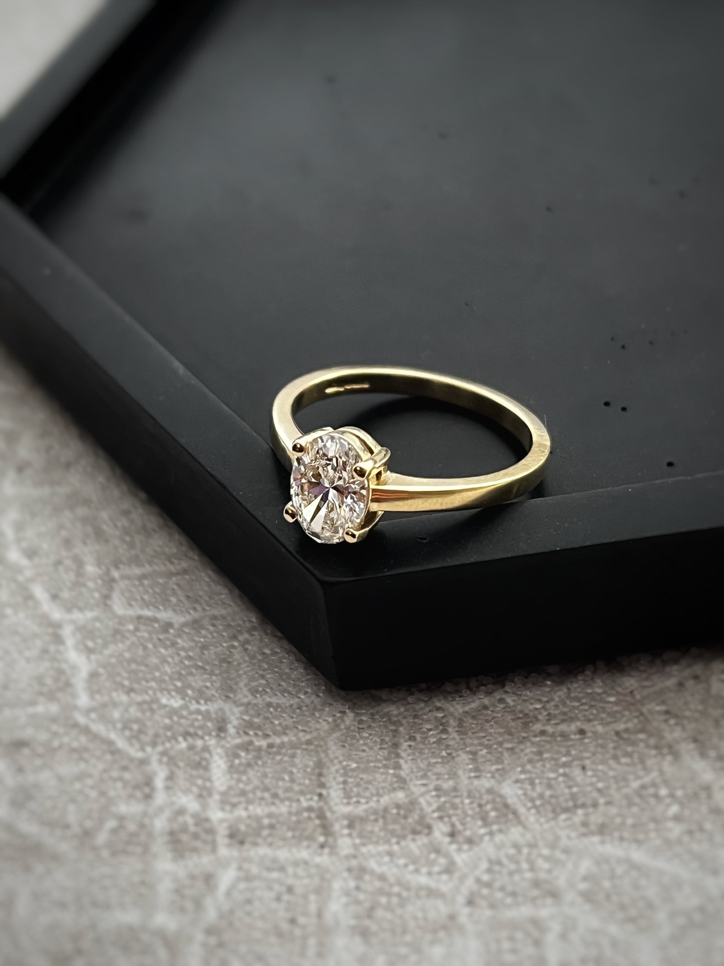 Solid gold 9ct yellow gold 1 carat oval lab grown diamond engagement ring