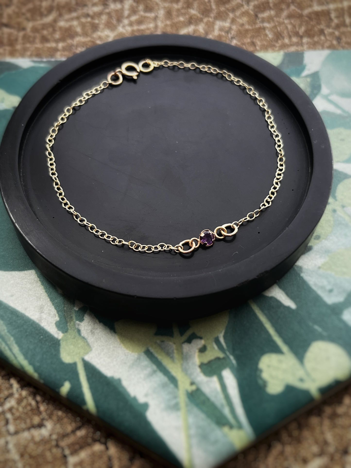 Solid 9ct yellow gold Amethyst bracelet 7.5 inches