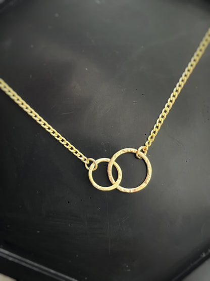 Solid 9ct gold, handmade hammered textured interlocking 9mm & 12mm circle curb chain necklace