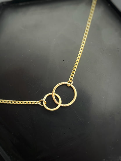 Solid 9ct gold, handmade hammered textured interlocking 9mm & 12mm circle curb chain necklace