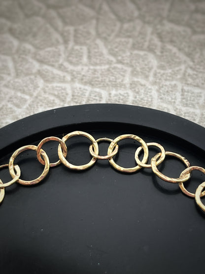 Solid 9ct gold hammered interlocking 2 size yellow gold hoop bracelet
