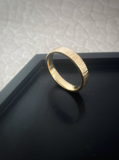 Solid 9ct recycled yellow gold 4mm flat outside, domed inside, hammered tree bark pattern unisex/ men’s band ring