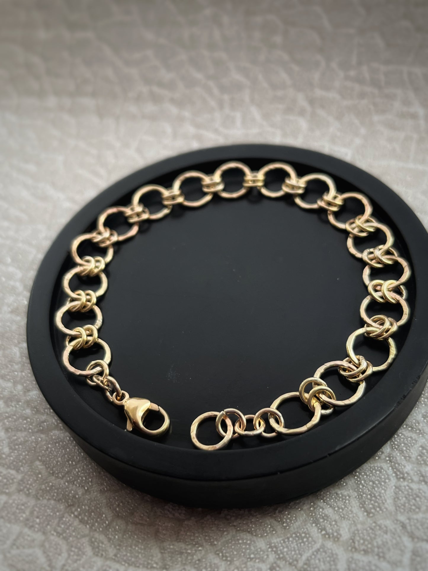 Solid 9ct gold hammered interlocking double yellow gold hoop bracelet