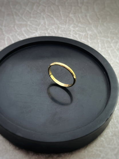 Solid 18ct yellow gold D section 2mm hammered tree bark textured hammered modern delicate recycled gold flat band ring