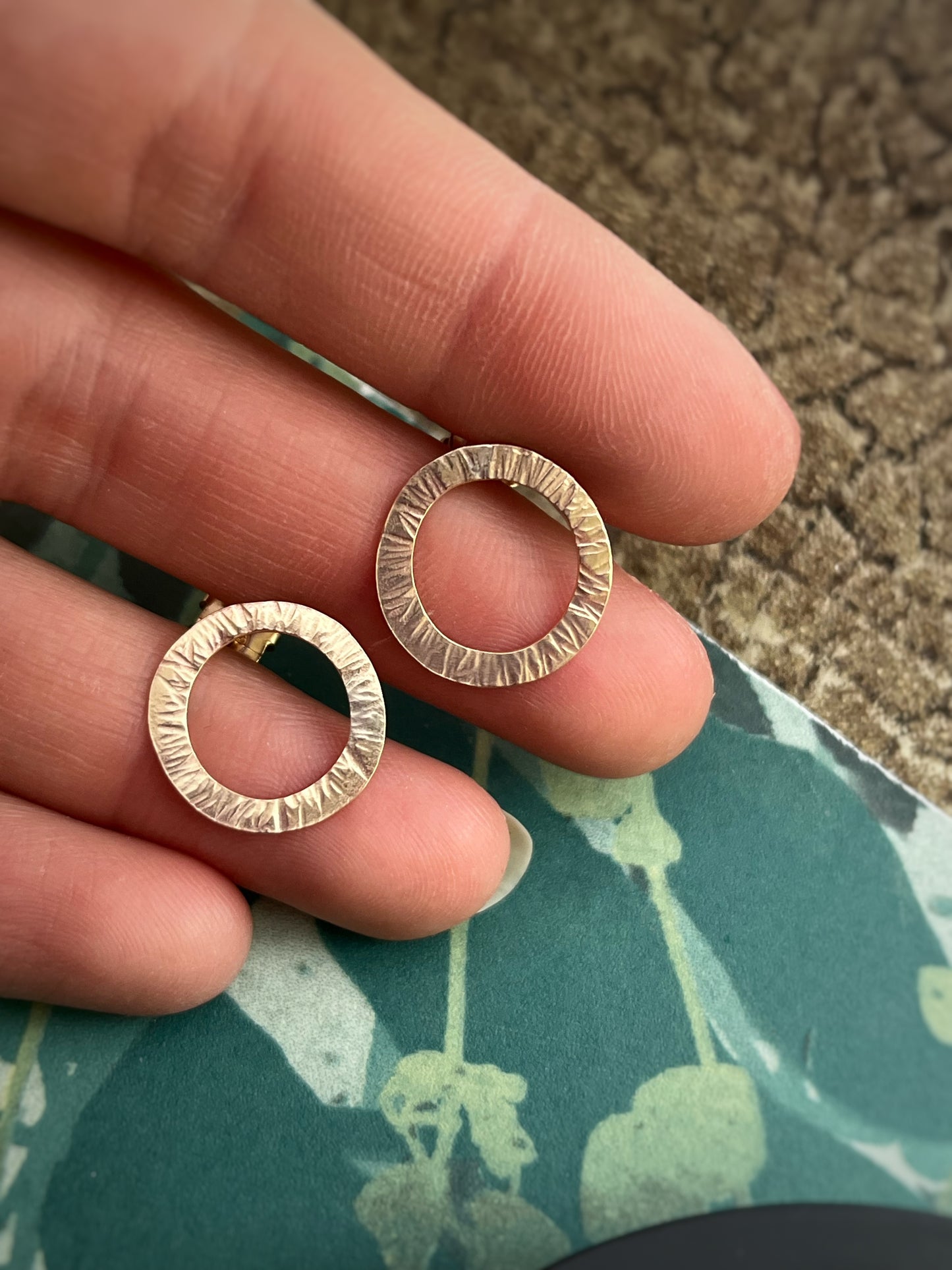 Solid 9ct yellow gold hammered hoop earrings 15mm
