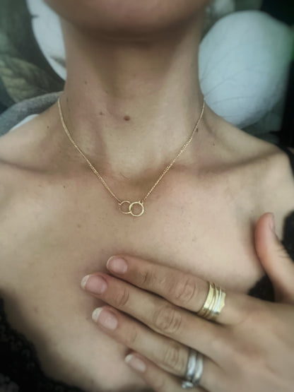 Solid 9ct gold, handmade hammered textured interlocking circle curb chain necklace