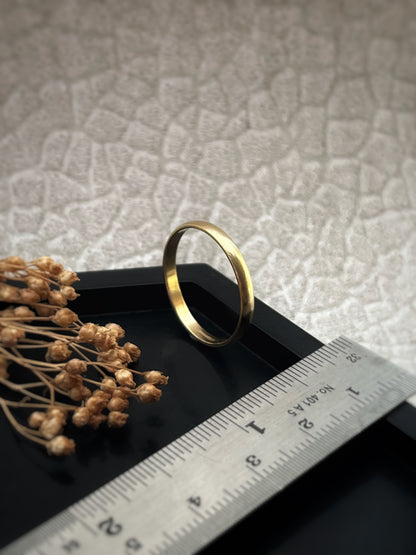 Solid 9ct yellow gold 2mm D section simple plain modern delicate recycled gold half round band ring