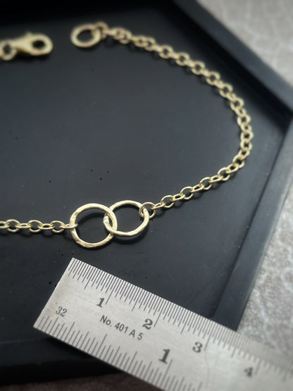 Solid 9ct gold heavy 2.5mm trace chain hammered 2 interlocking yellow gold hoop bracelet