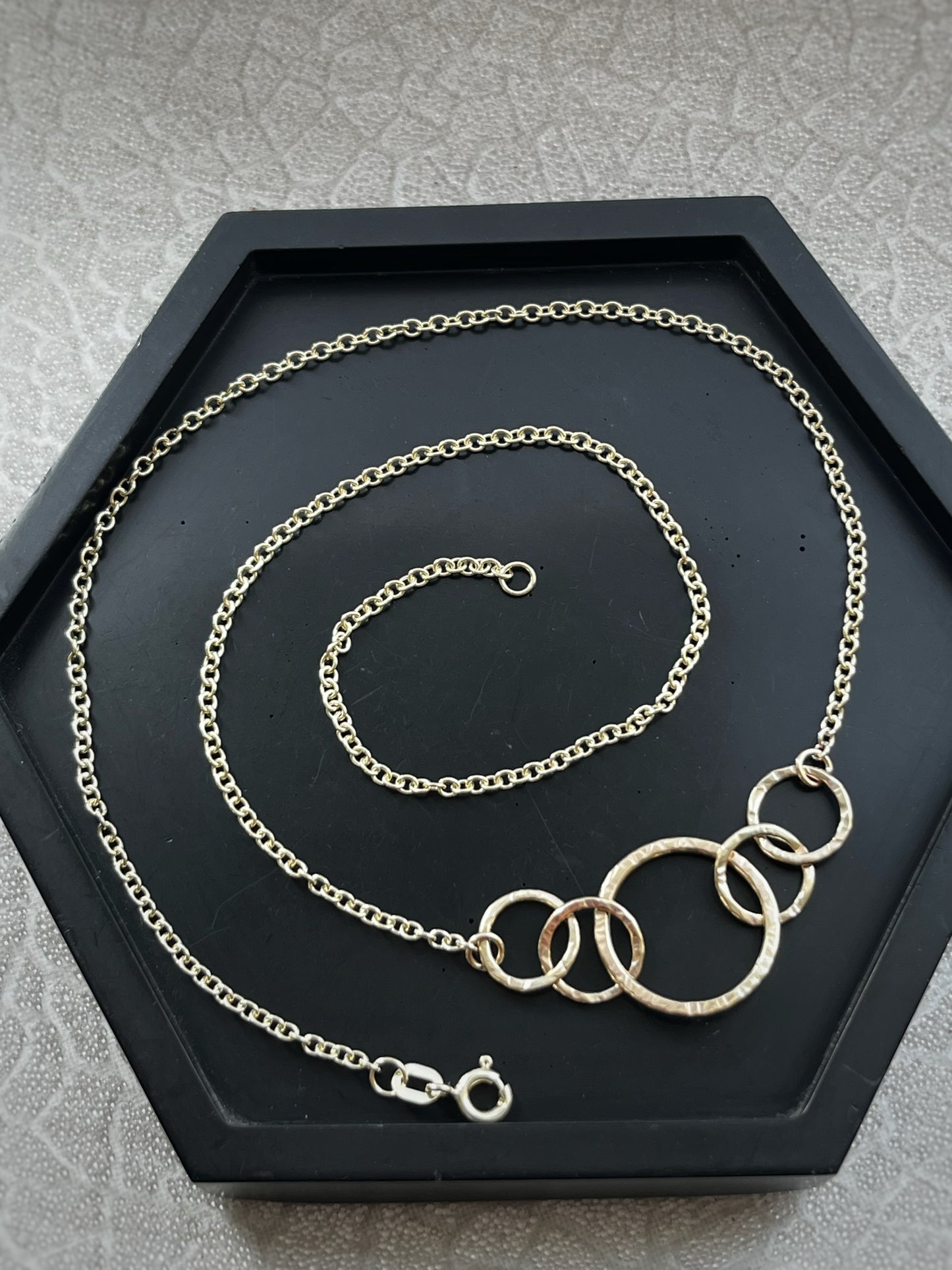 Solid 9ct gold 5 interlocking circle hoop heavy chain, a handmade hammered tree bark textured necklace