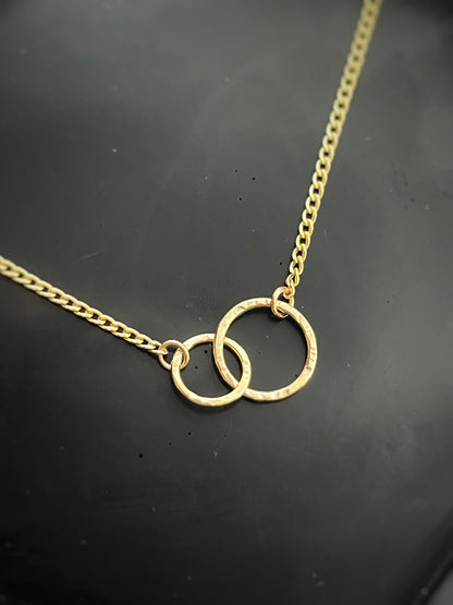 Solid 9ct gold, handmade hammered textured interlocking 9mm & 12mm circle curb chain necklace