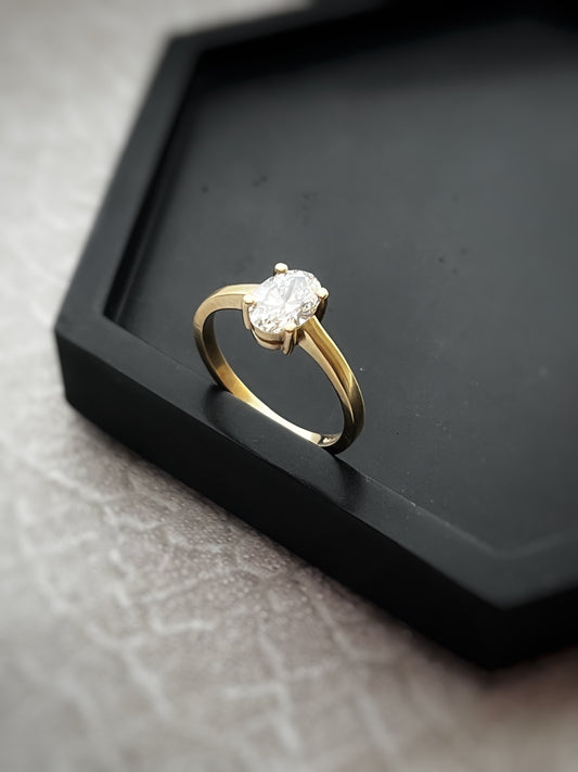 Solid gold 9ct yellow gold 1 carat oval lab grown diamond engagement ring