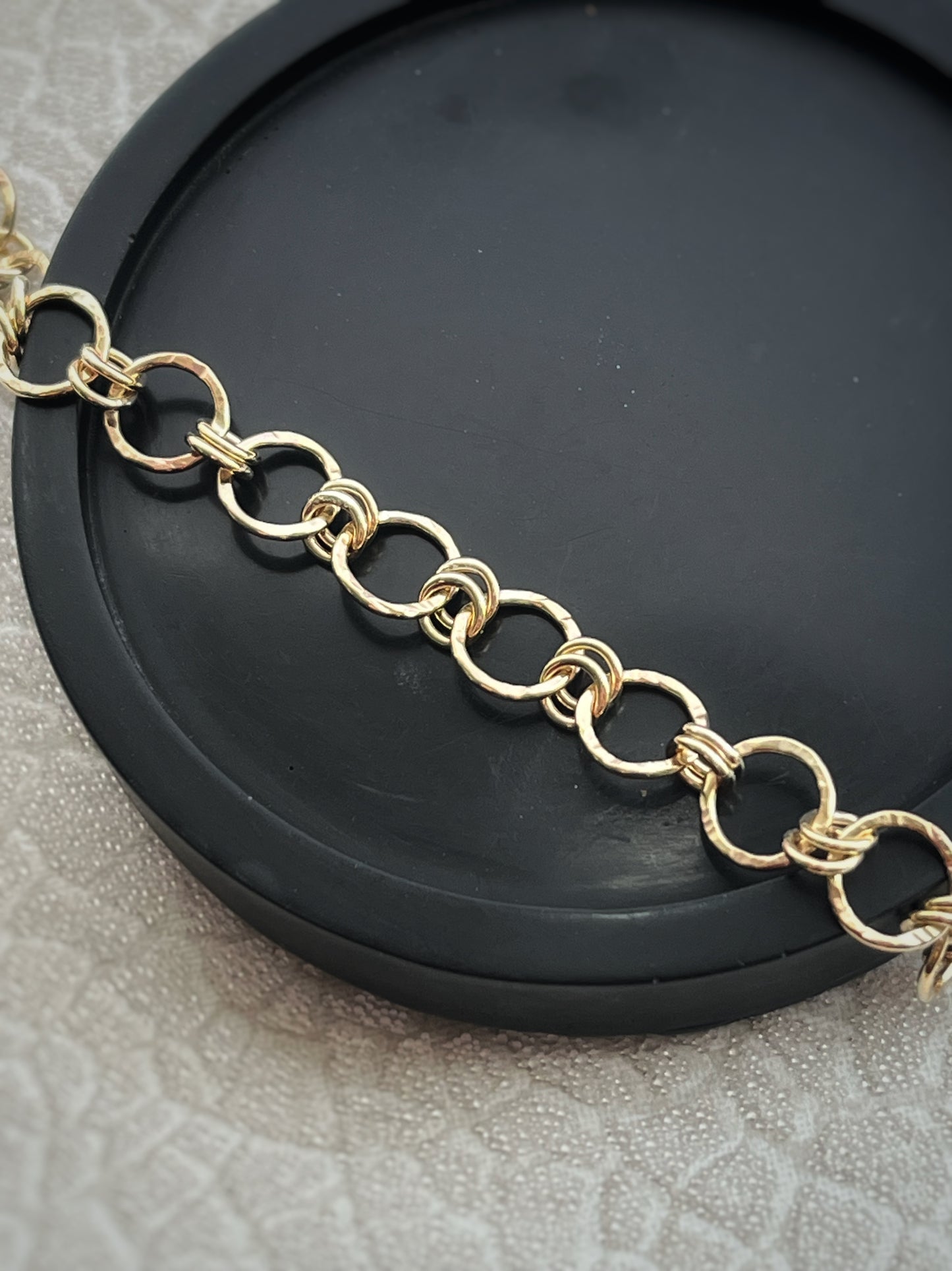 Solid 9ct gold hammered interlocking double yellow gold hoop bracelet