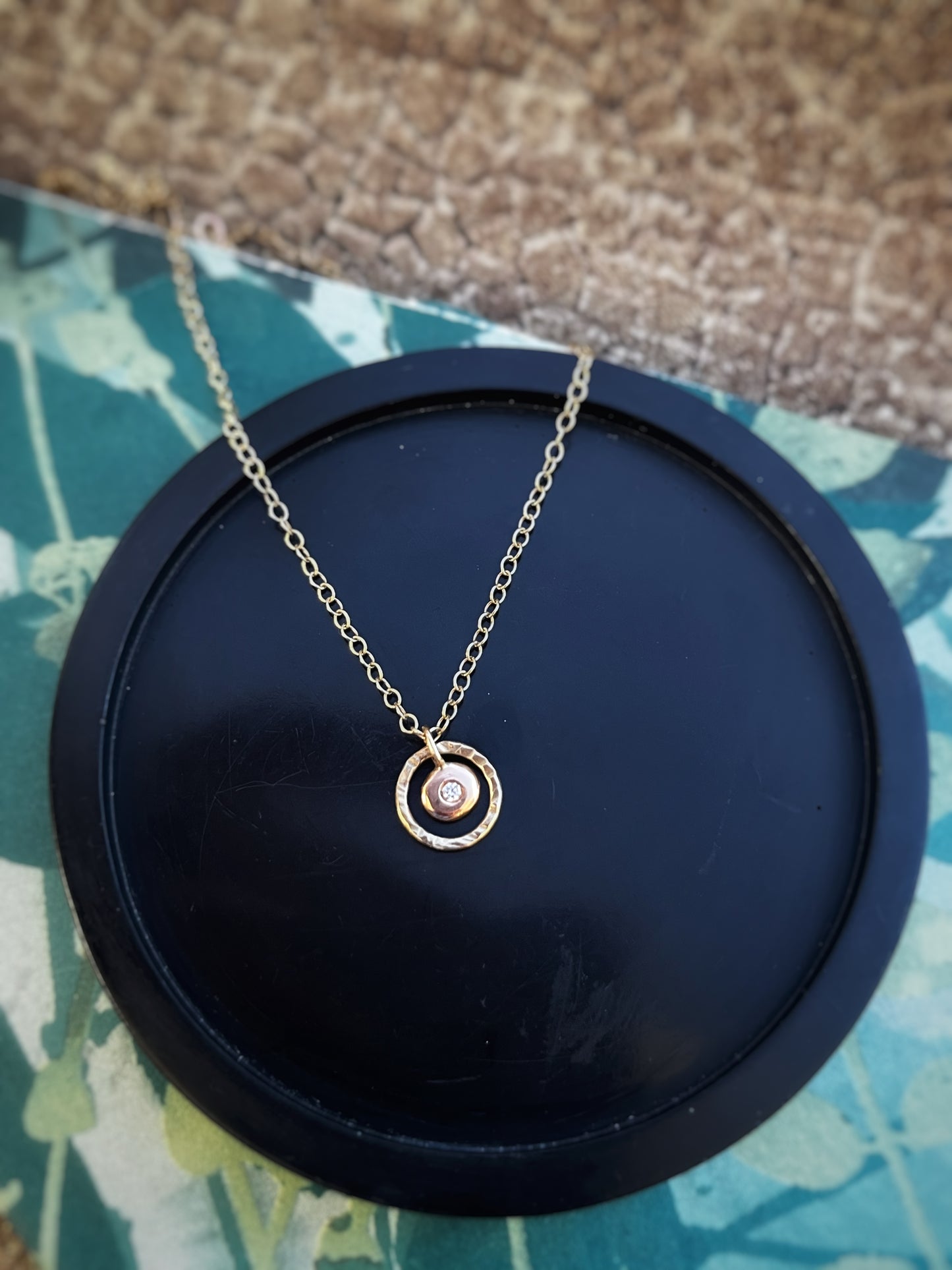 Solid 9ct yellow gold pebble & natural diamond hoop pendant necklace 18 inches