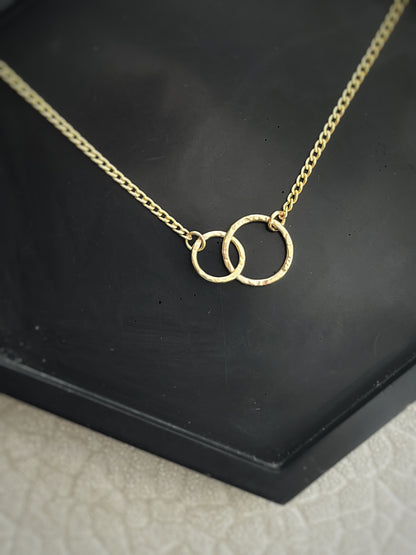Solid 9ct gold, handmade hammered textured interlocking 9mm & 12mm circle curb chain necklace