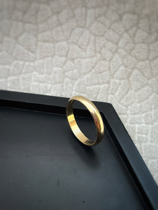 Solid 9ct yellow gold 3mm D section simple plain modern delicate recycled gold half round band ring