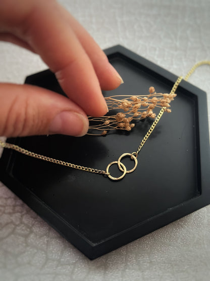 Solid 9ct gold, handmade hammered textured interlocking circle curb chain necklace