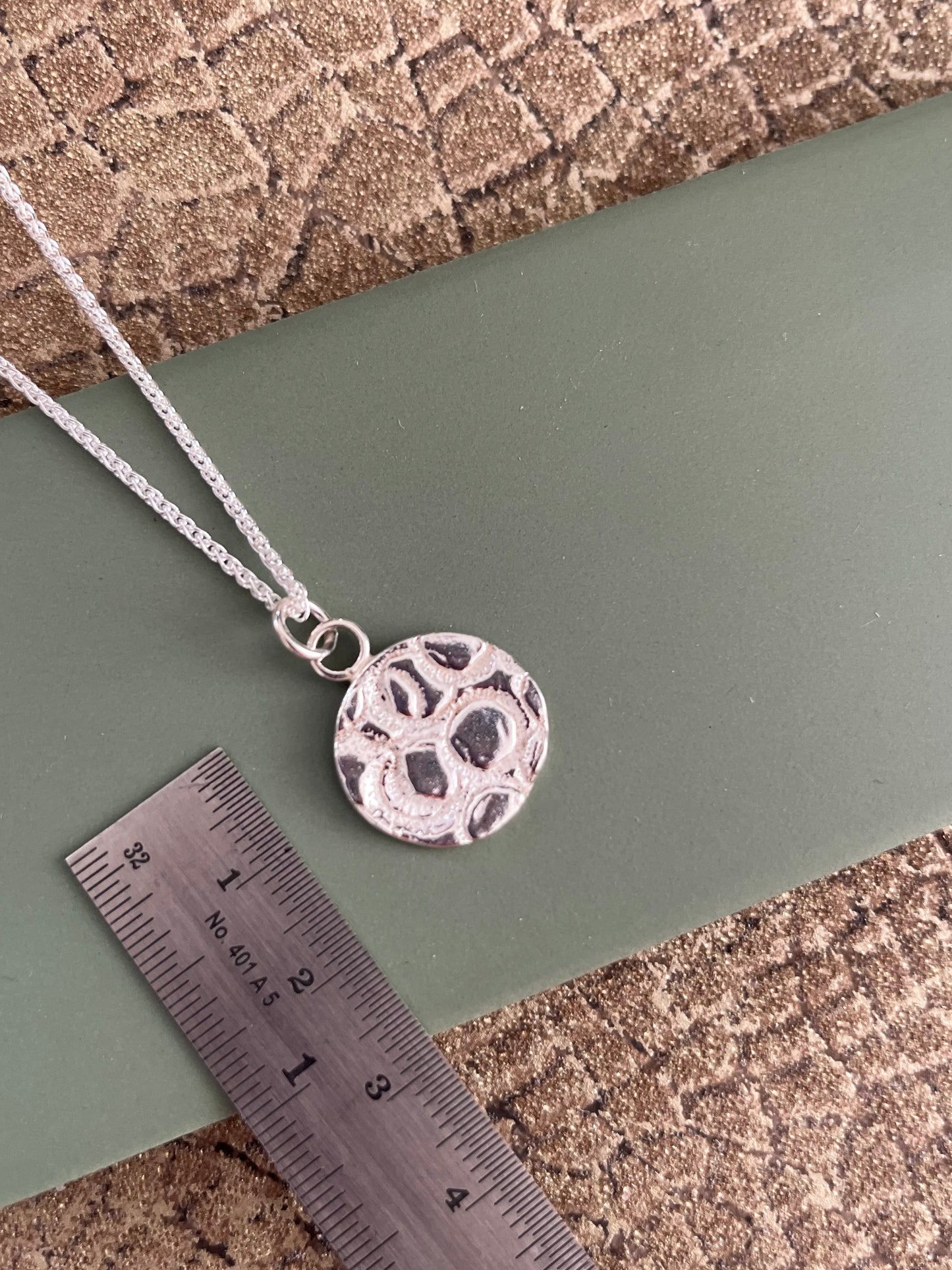 Fine silver abstract bubble pattern pendant 16mm