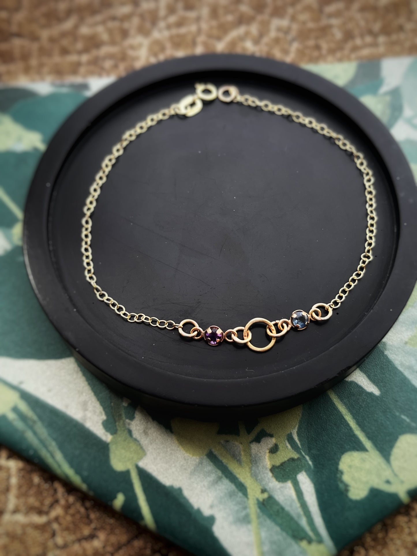 Solid 9ct yellow gold Amethyst & Topaz bracelet 7.5 inches