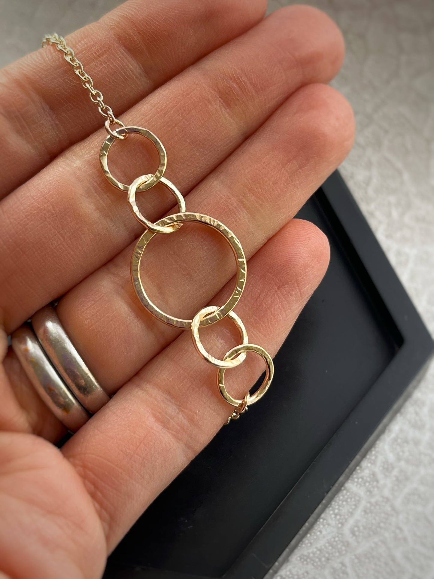 Solid 9ct gold 5 interlocking circle hoop heavy chain, a handmade hammered tree bark textured necklace