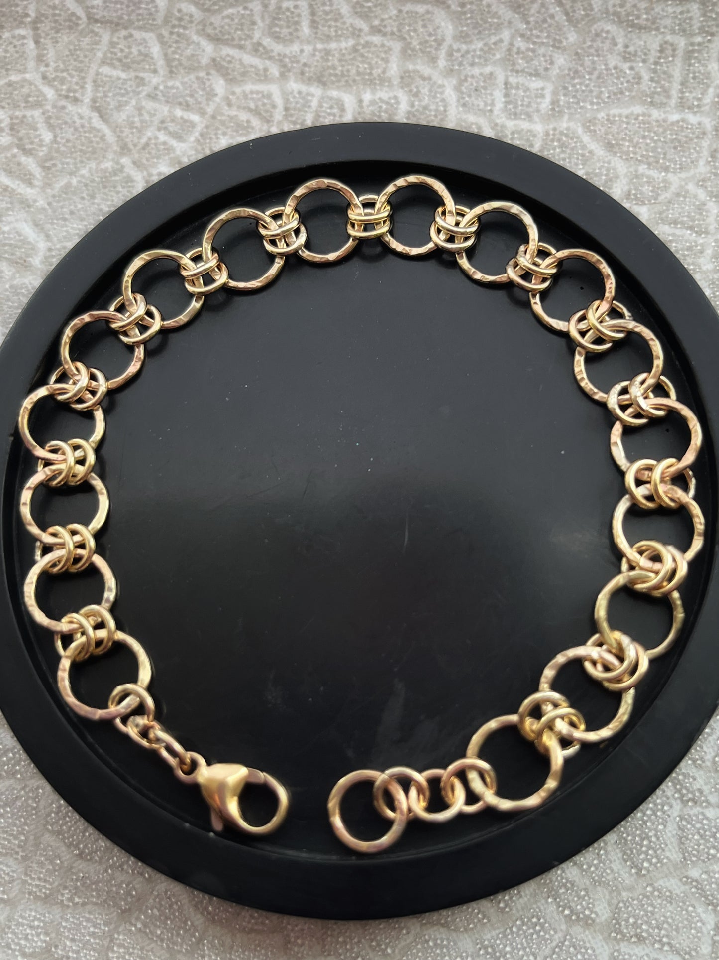 Solid 9ct gold hammered interlocking double yellow gold hoop bracelet