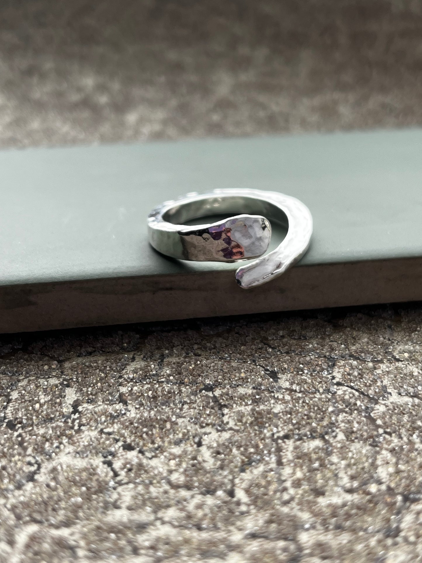 Hammered sterling silver chunky cross over ring Size P