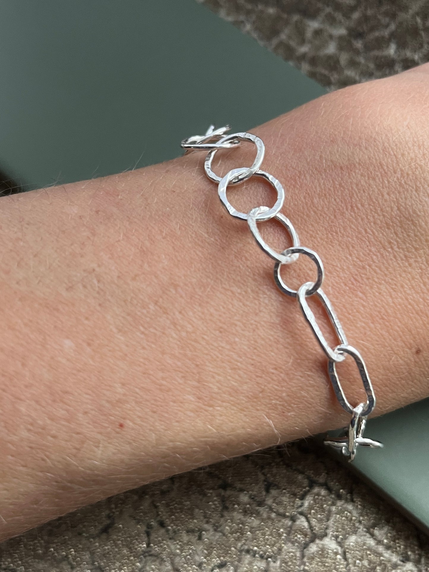Sterling silver hammered circle and oval link bracelet 7.5 inches