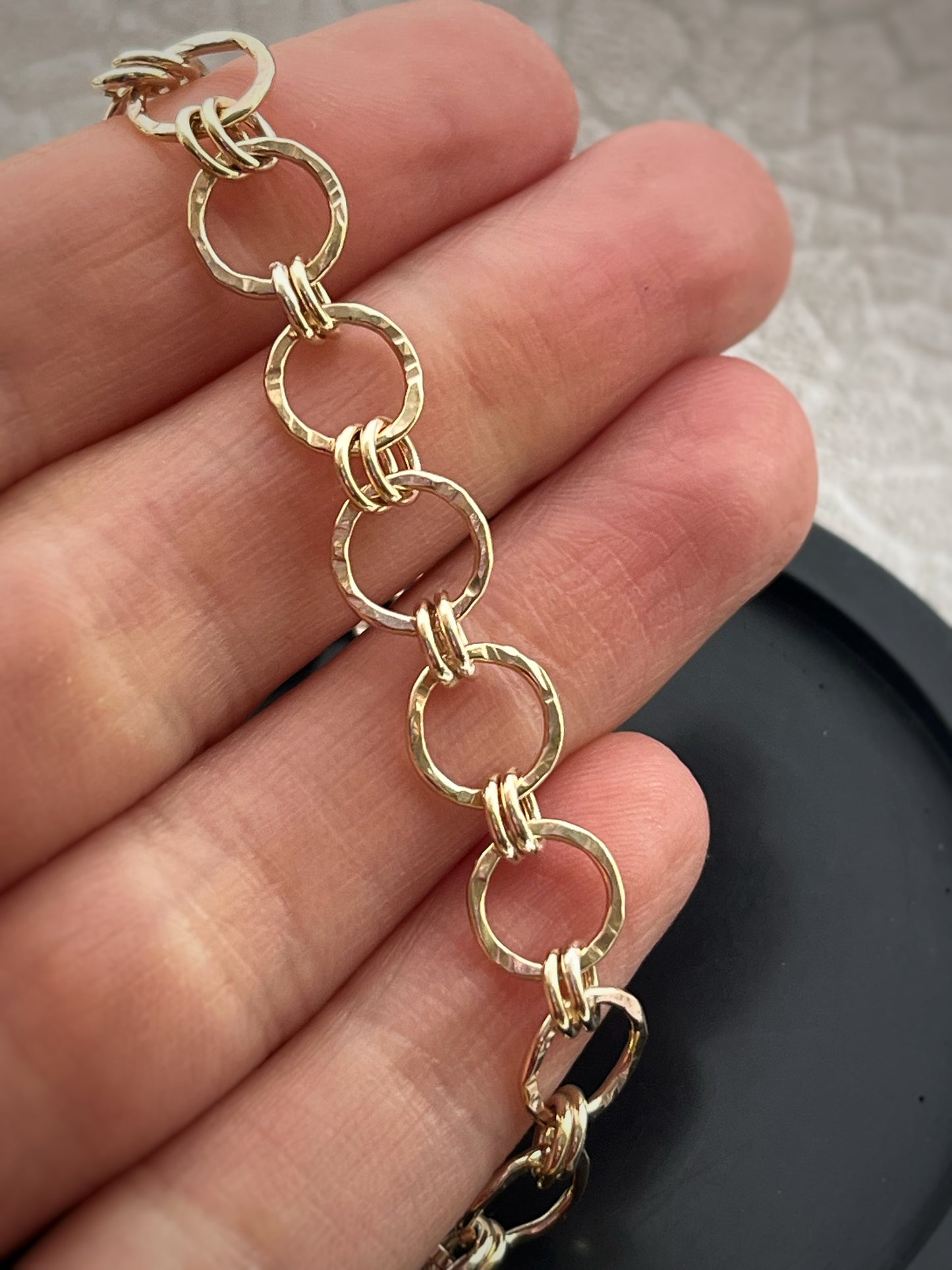 Solid 9ct gold hammered interlocking double yellow gold hoop bracelet