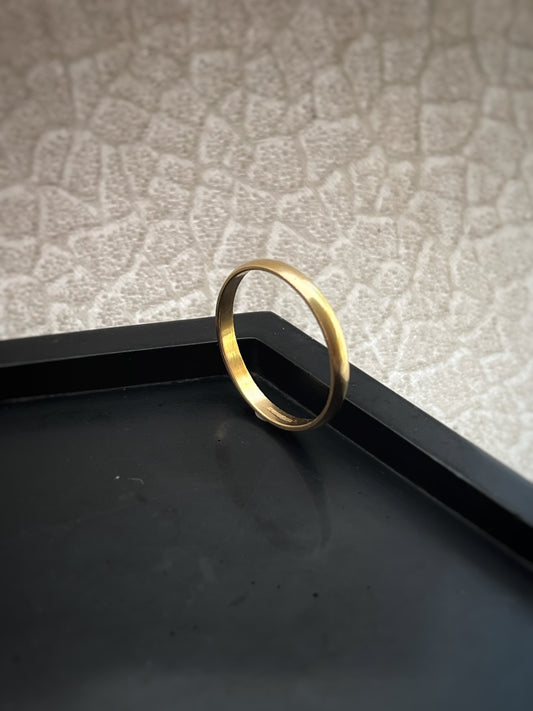 Solid 9ct yellow gold 2mm D section simple plain modern delicate recycled gold half round band ring