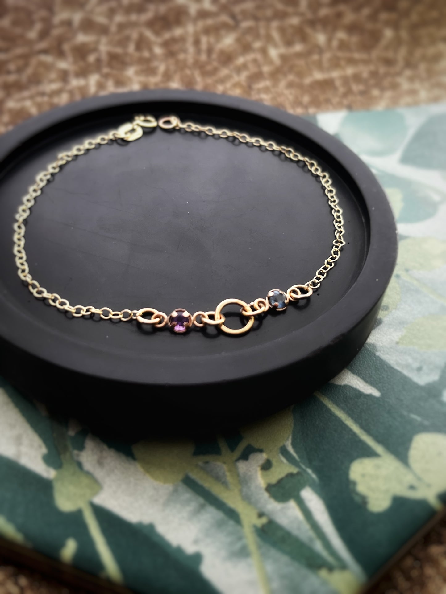 Solid 9ct yellow gold Amethyst & Topaz bracelet 7.5 inches