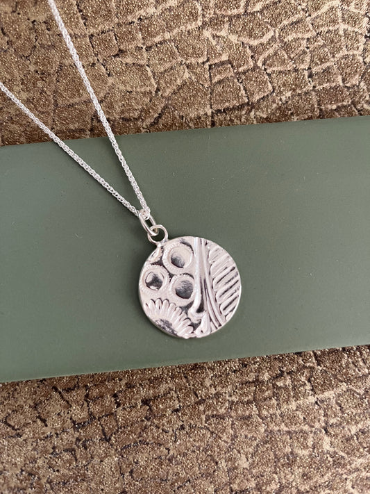 Fine silver abstract pattern pendant 25mm