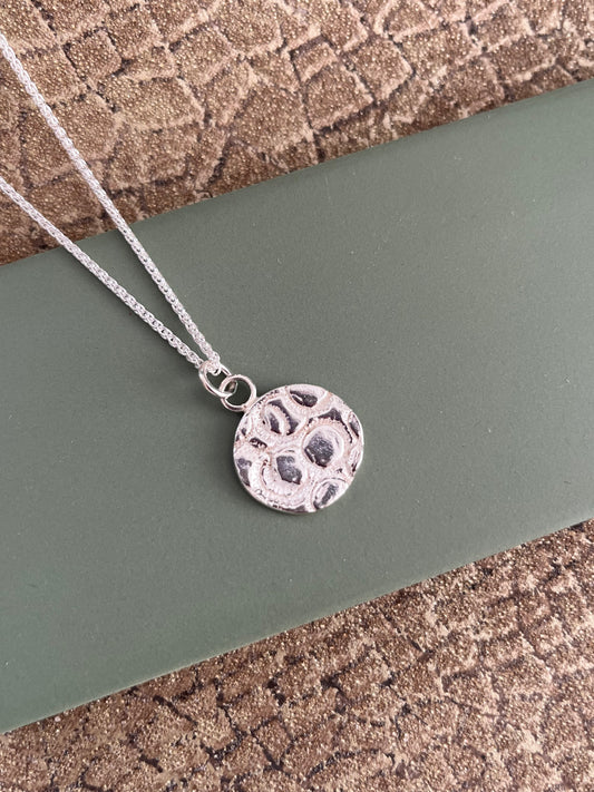 Fine silver abstract bubble pattern pendant 16mm