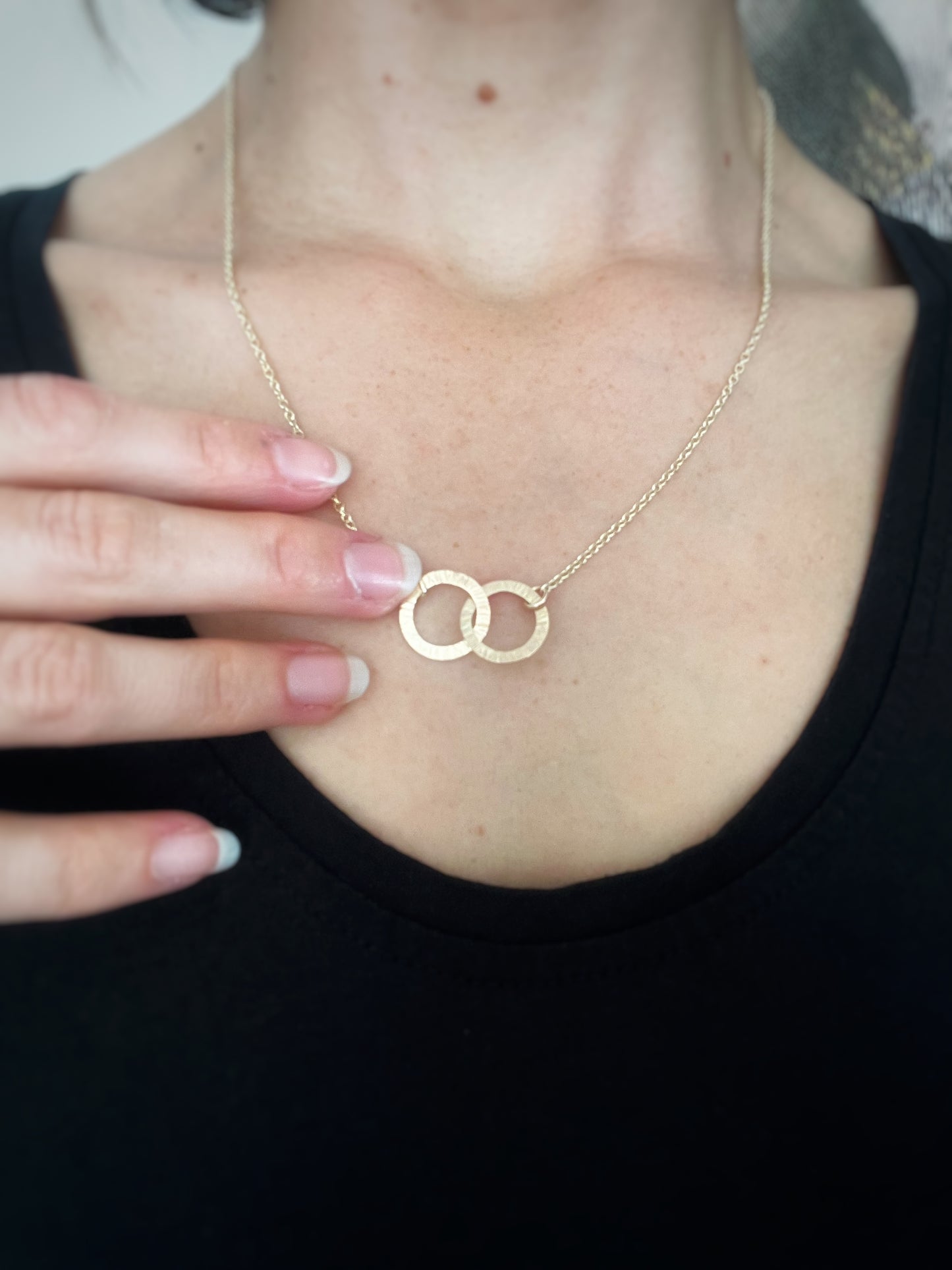 Solid 9ct gold large double interlocking circle hoop chunky chain, a handmade hammered textured necklace