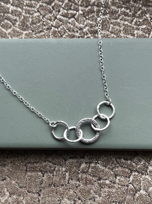 Sterling silver hammered 5 hoop interlocking hoop necklace 20 inches