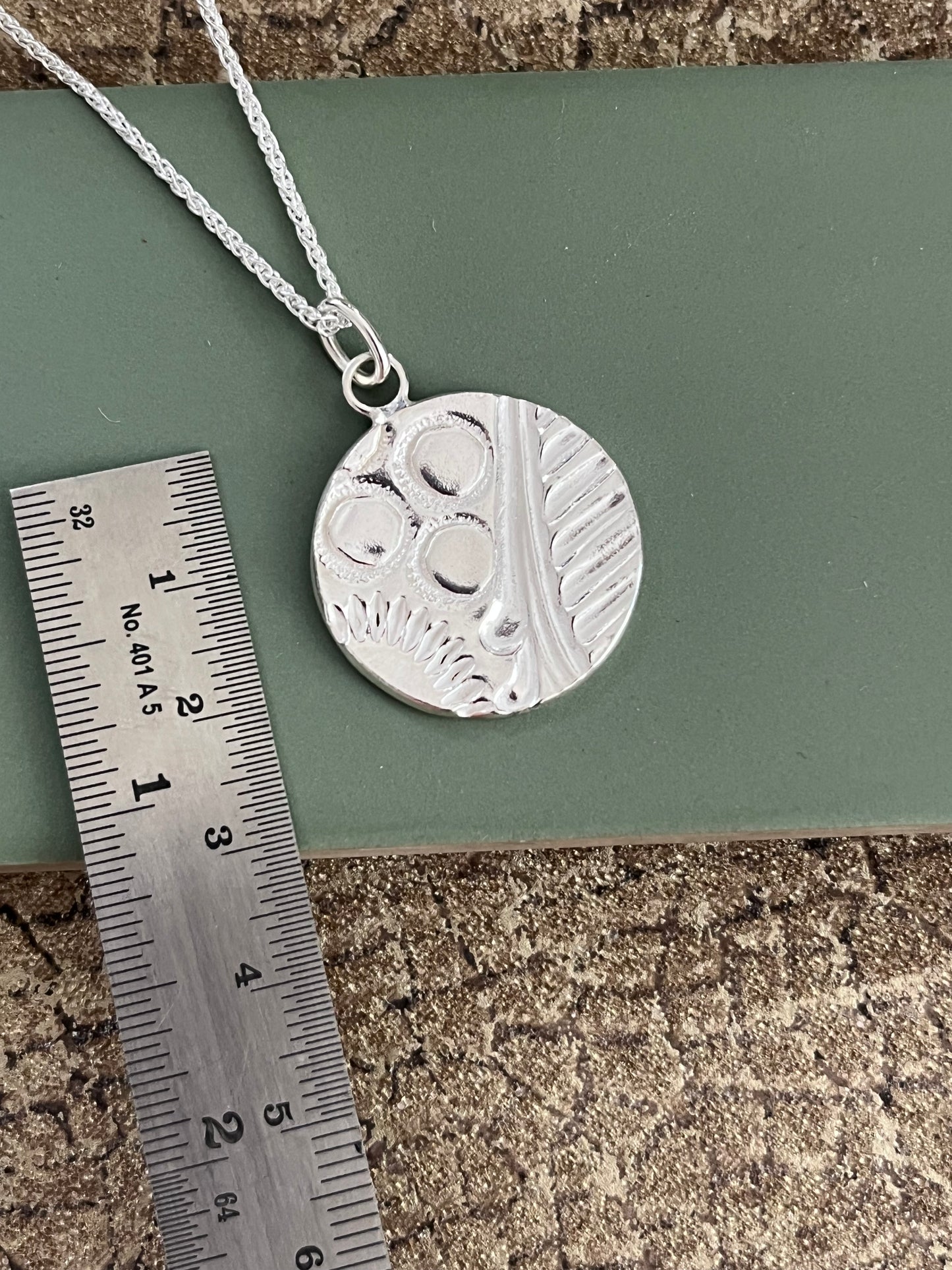 Fine silver abstract pattern pendant 25mm