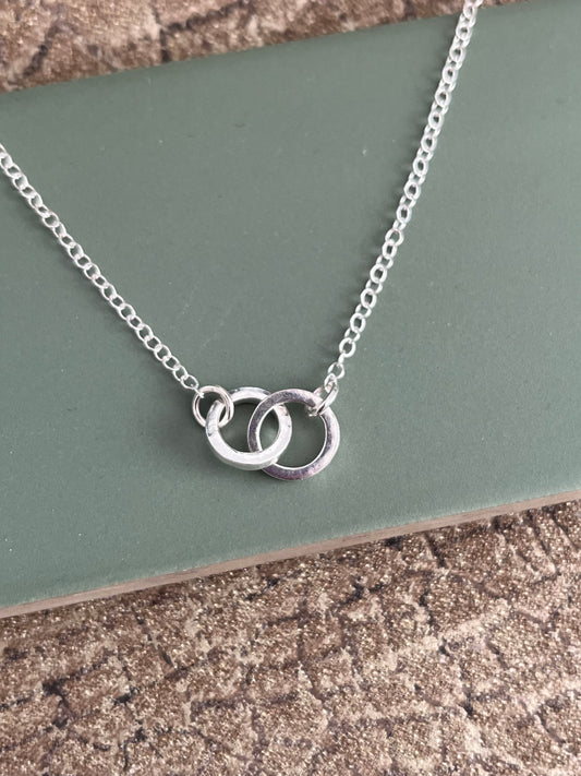 Sterling silver little interlocking hoop necklace
