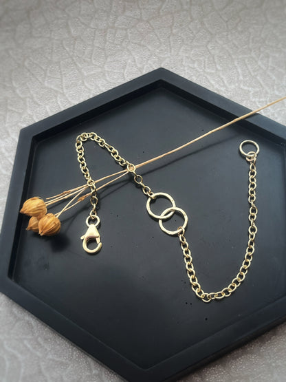 Solid 9ct gold heavy 2.5mm trace chain hammered 2 interlocking yellow gold hoop bracelet
