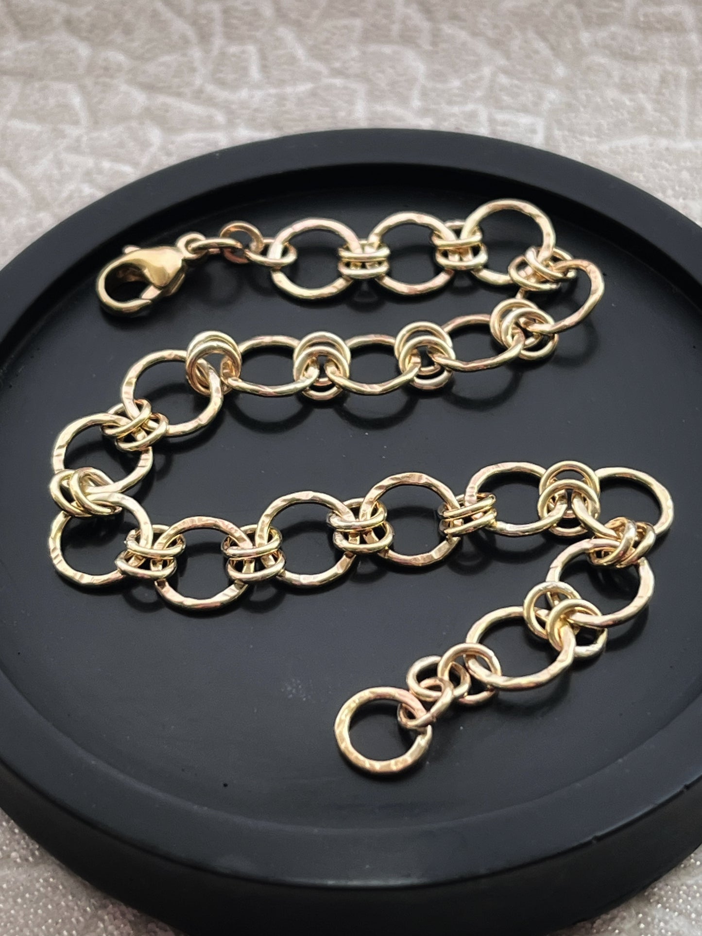 Solid 9ct gold hammered interlocking double yellow gold hoop bracelet